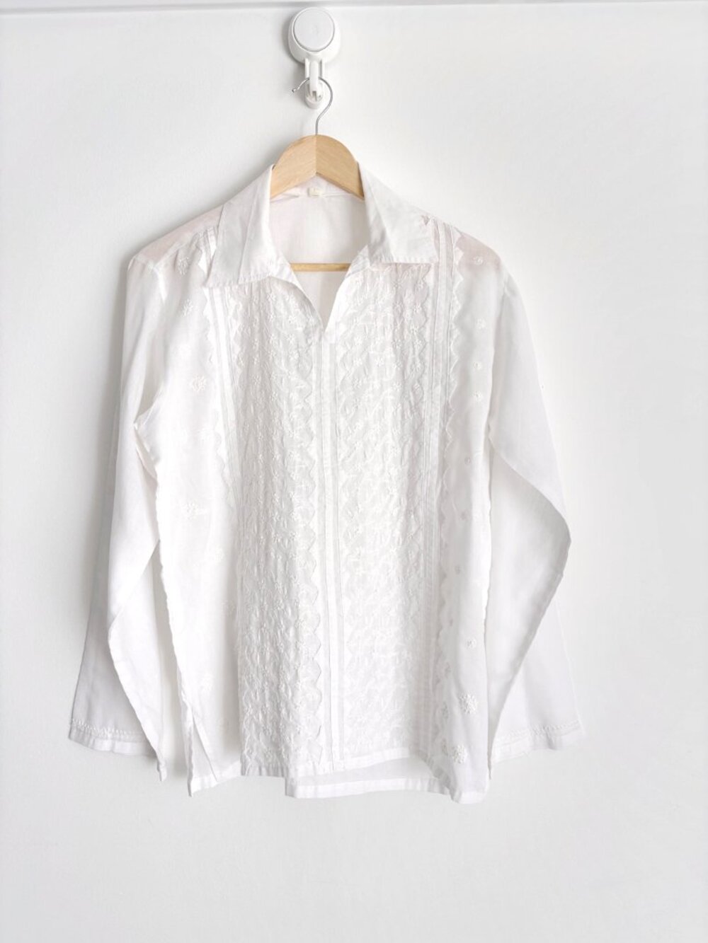 Vintage White Floral Embroidered Pintuck Blouse Cottagecore M